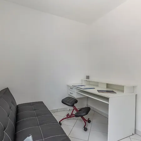 Awesome Home In Crikvenica With Wifi ツリクヴェニツァ