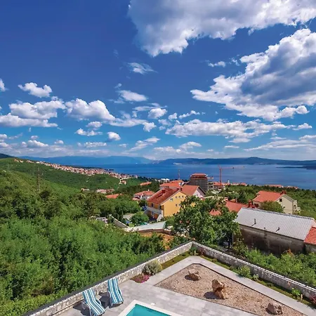 別荘 Awesome Home In Crikvenica With Wifi