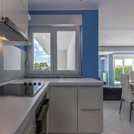 別荘 Awesome Home In Crikvenica With Wifi